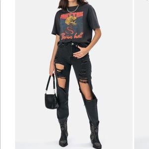 adika black ripped jeans !!